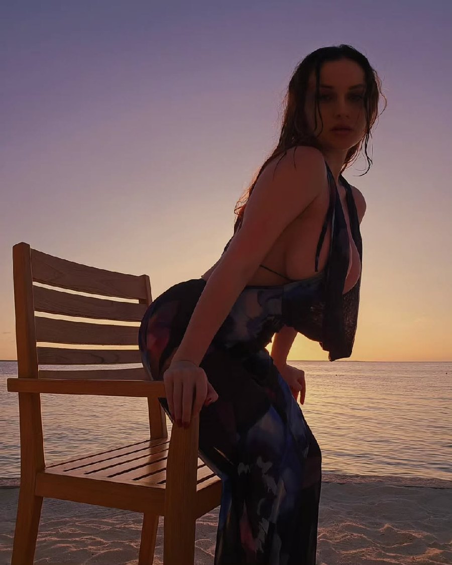 Sexy girl Miranda Faith nude in Nouakchott