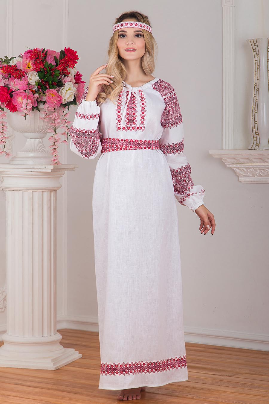 Women in Slavic costumes in Nouakchott